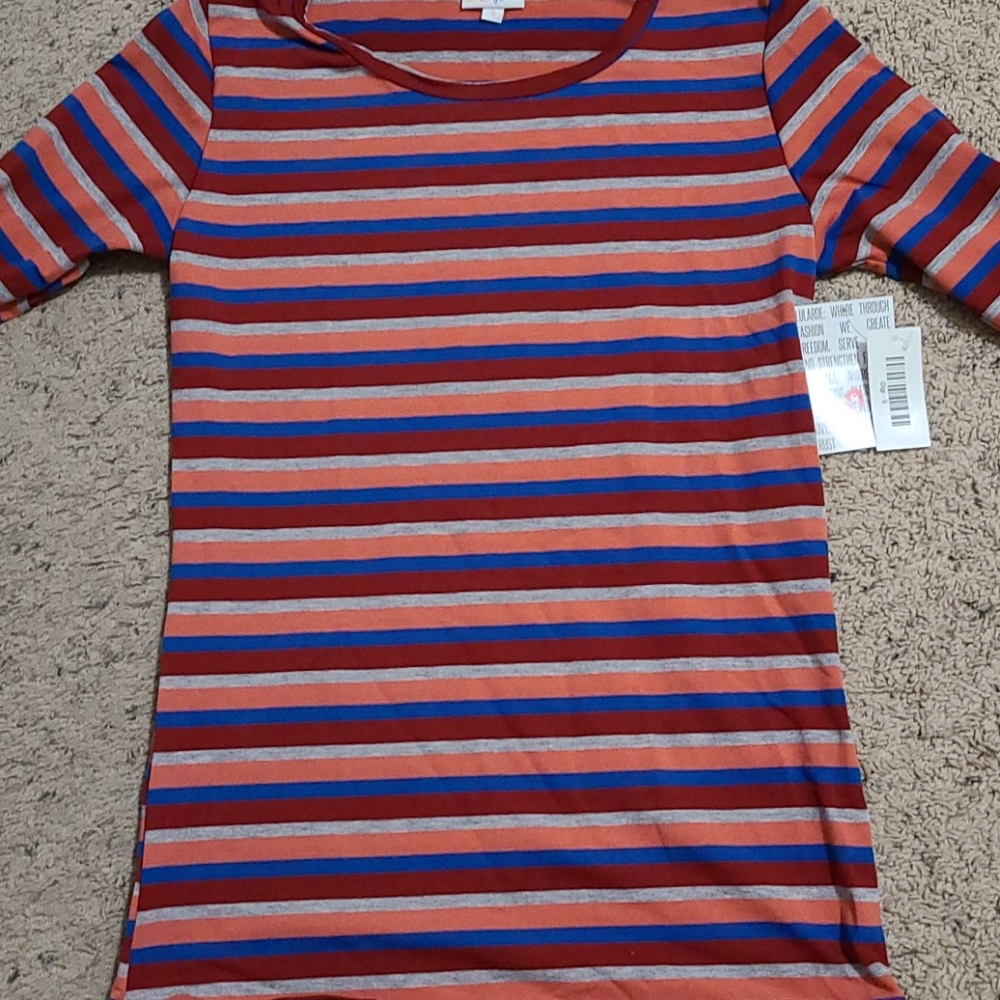 Lularoe gigi small top